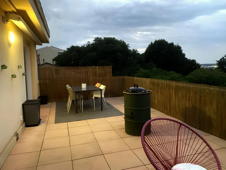 Terrasse carrelée