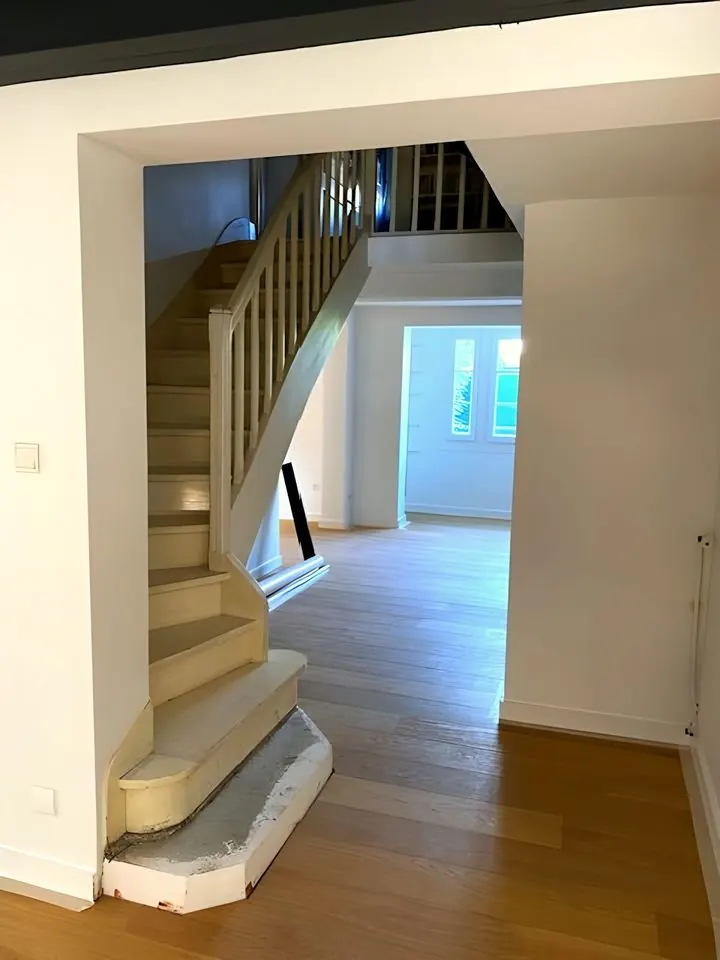 Escalier d'origine conservé, Côte Pavée
