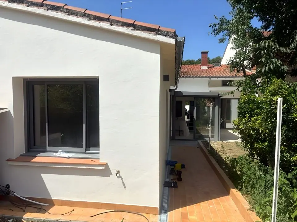 Façade reprise, menuiseries anthracite